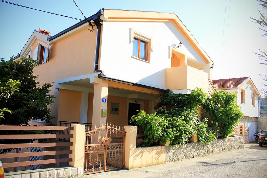 Apartments For Friends Требинье Экстерьер фото
