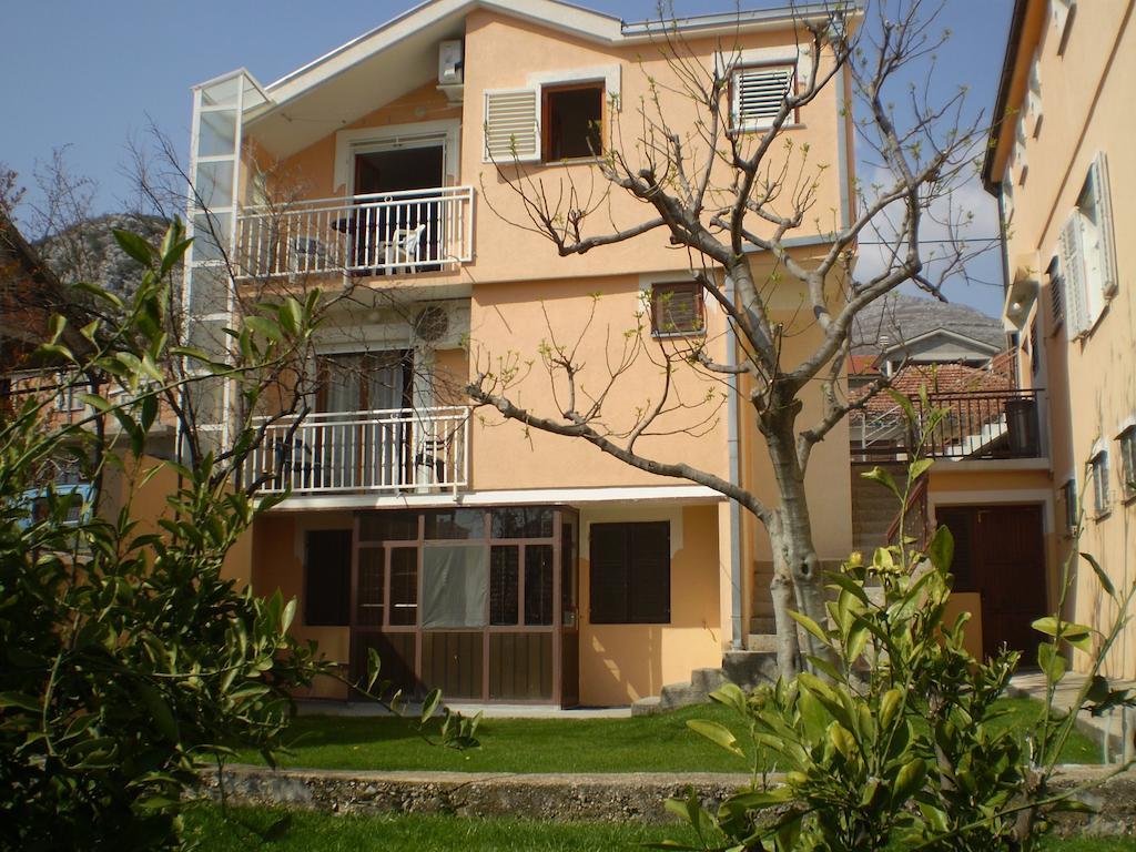 Apartments For Friends Требинье Экстерьер фото