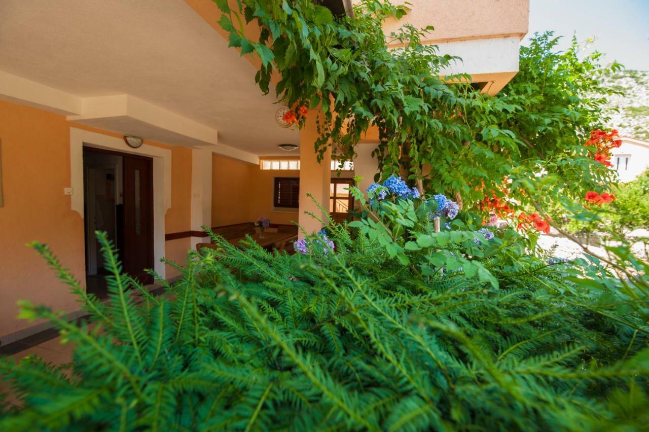 Apartments For Friends Требинье Экстерьер фото